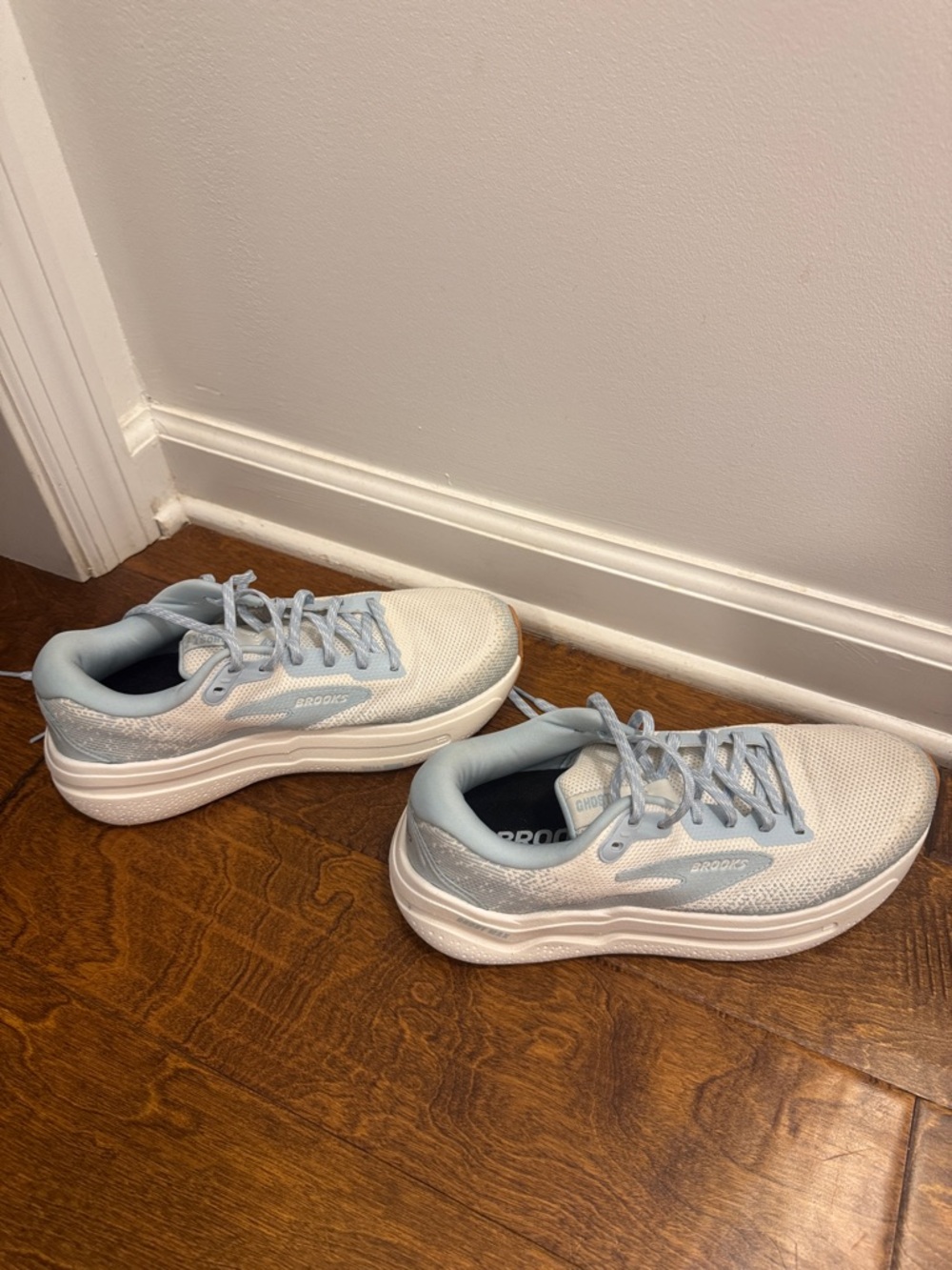 Brooks Women's Light Blue and White Running Shoes 8.5  Ghost Max 2